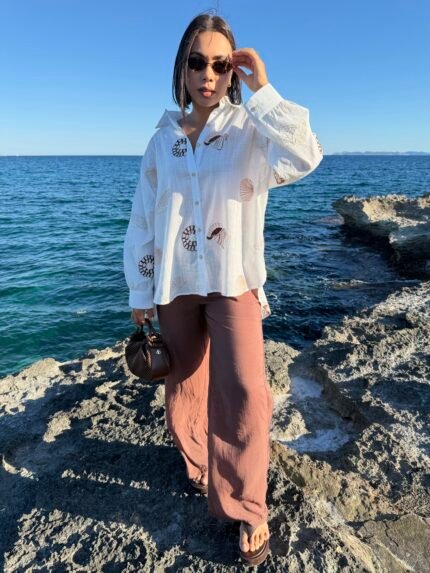 Camisa conchas y caracolas